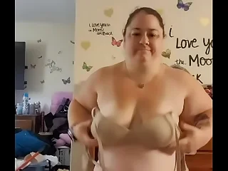 Bbw dances before the tattoo
